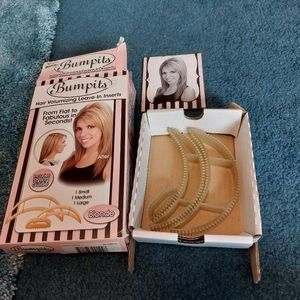 Bumpits. Blonde. 3 in the box. Box is worn.